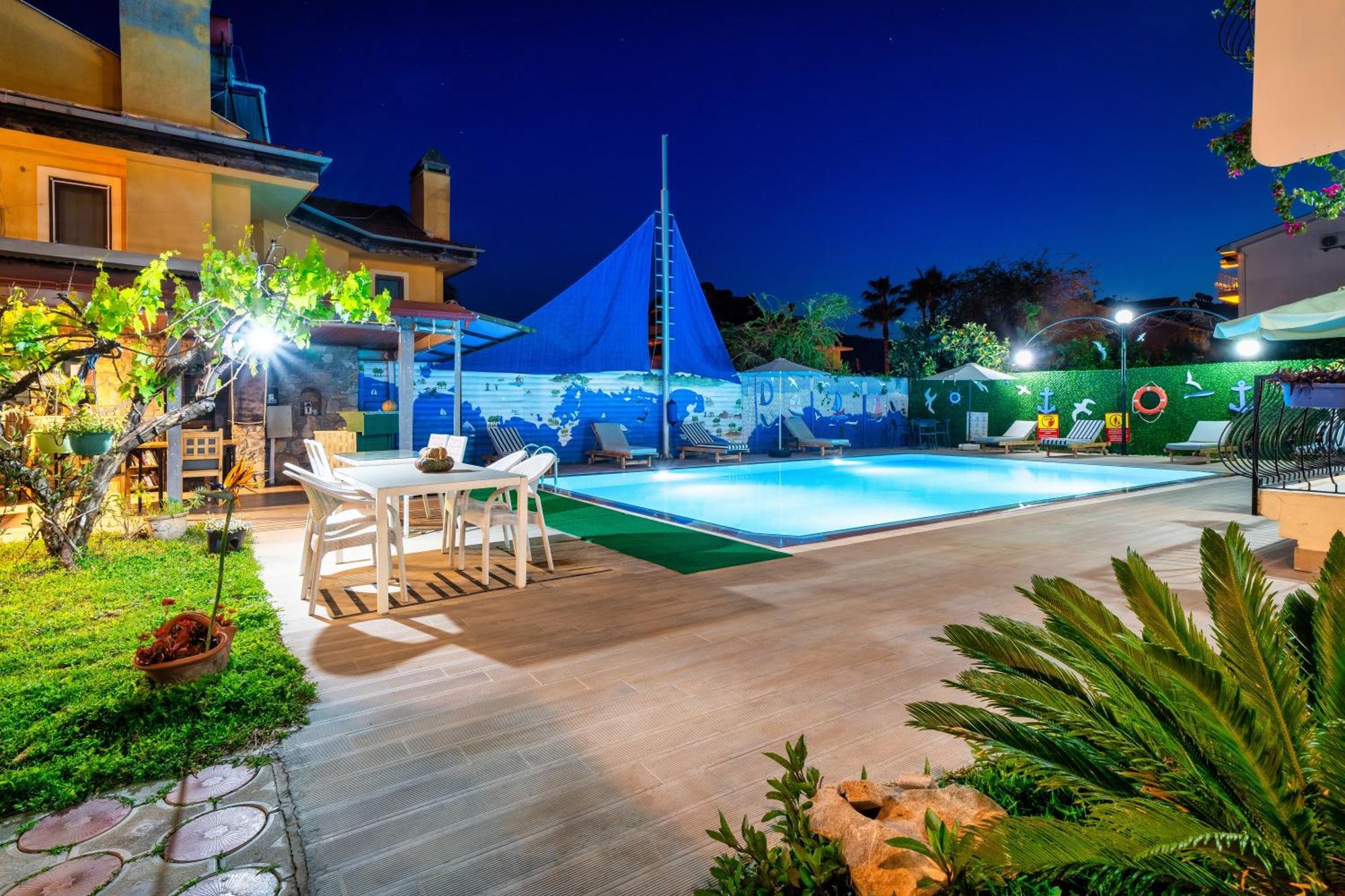 Dedeminn Garden Hotel เกอเจค ภายนอก รูปภาพ