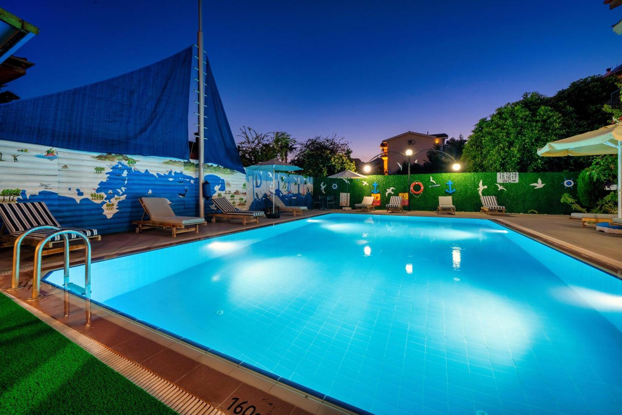 Dedeminn Garden Hotel เกอเจค ภายนอก รูปภาพ