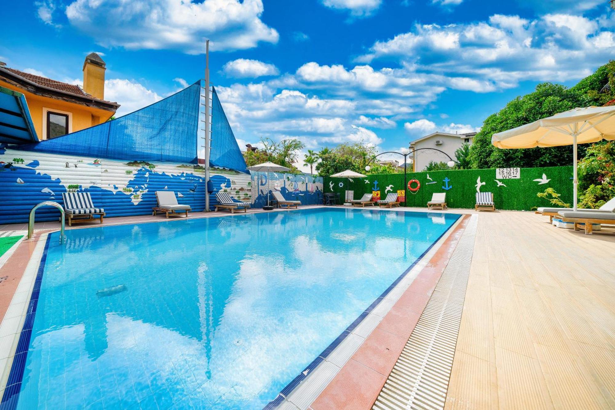 Dedeminn Garden Hotel เกอเจค ภายนอก รูปภาพ