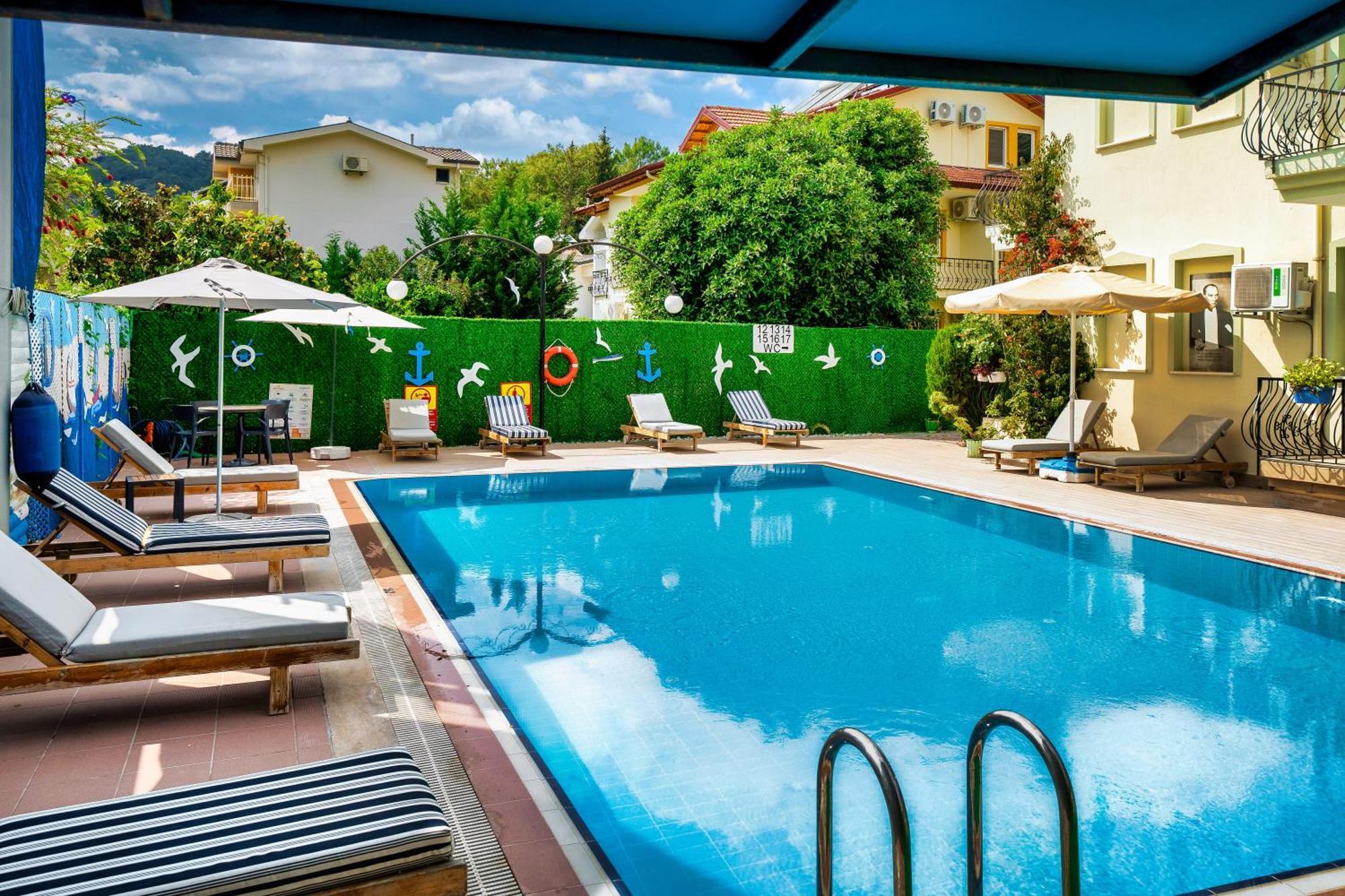 Dedeminn Garden Hotel เกอเจค ภายนอก รูปภาพ
