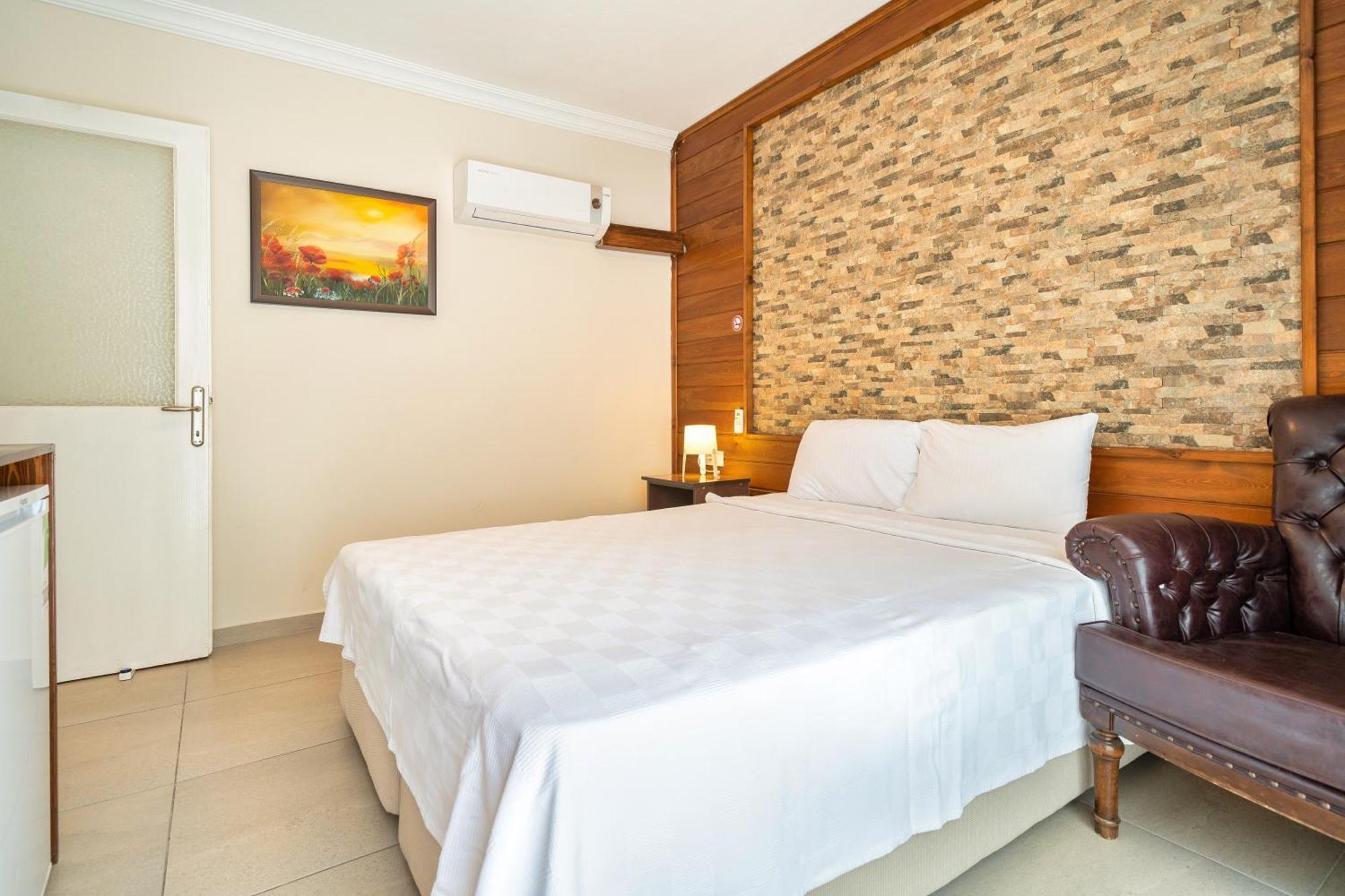 Dedeminn Garden Hotel เกอเจค ภายนอก รูปภาพ