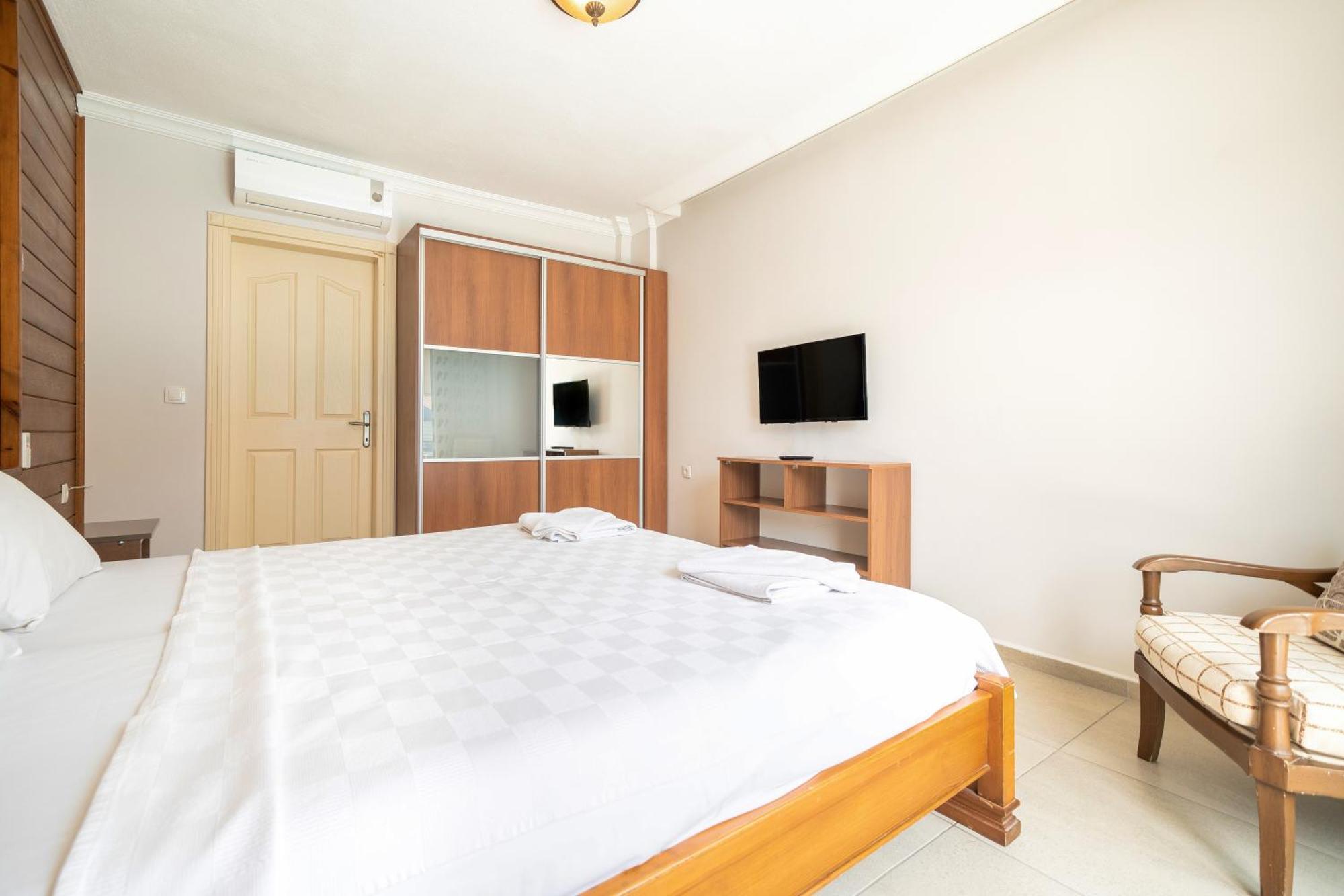 Dedeminn Garden Hotel เกอเจค ภายนอก รูปภาพ