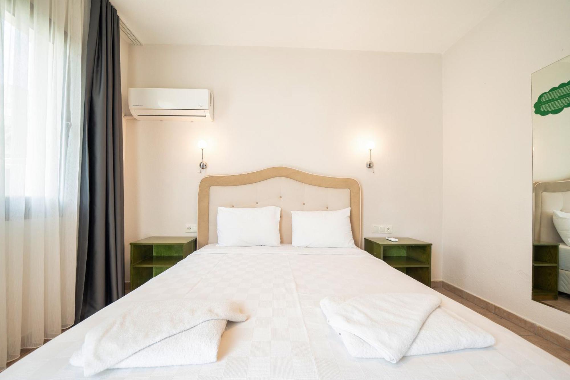 Dedeminn Garden Hotel เกอเจค ภายนอก รูปภาพ