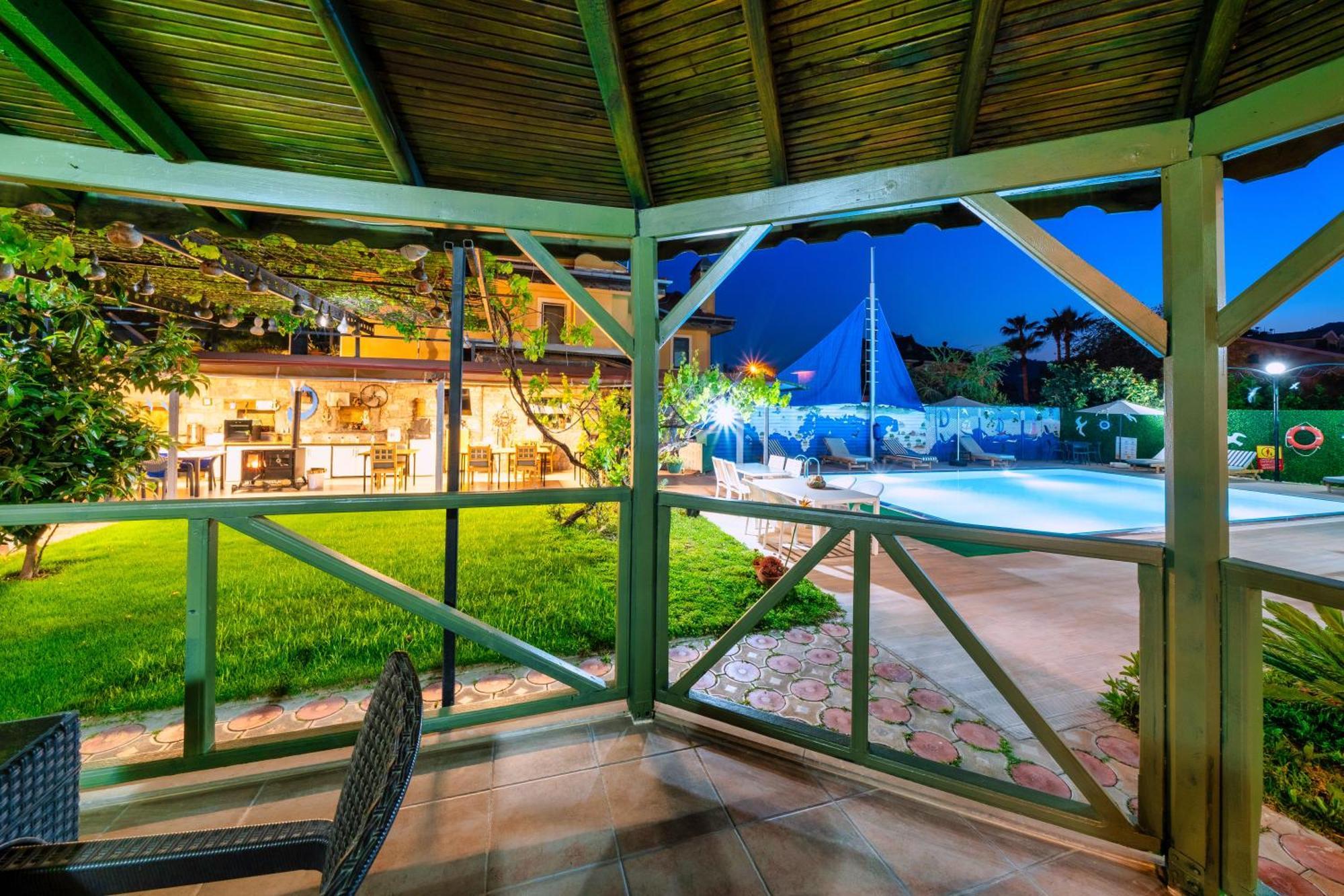 Dedeminn Garden Hotel เกอเจค ภายนอก รูปภาพ